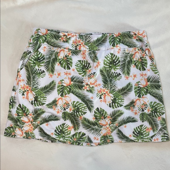 Coral Bay Green and Orange Floral Golf Skirt. Side pockets and a back pocket - Picture 1 of 4